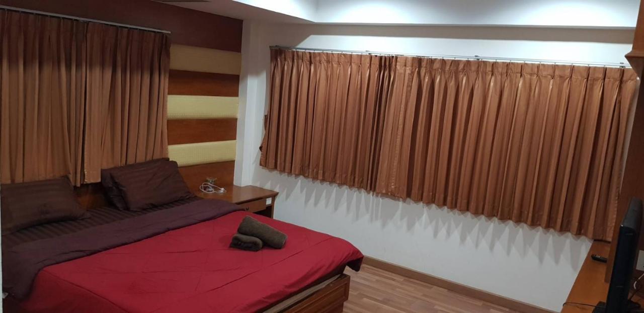 Jolly Guesthouse & Restaurant Pattaja Kültér fotó
